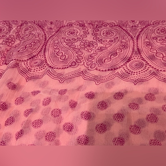 Grandeur Collection Silk Scarf 25X70 inches - Picture 3 of 6